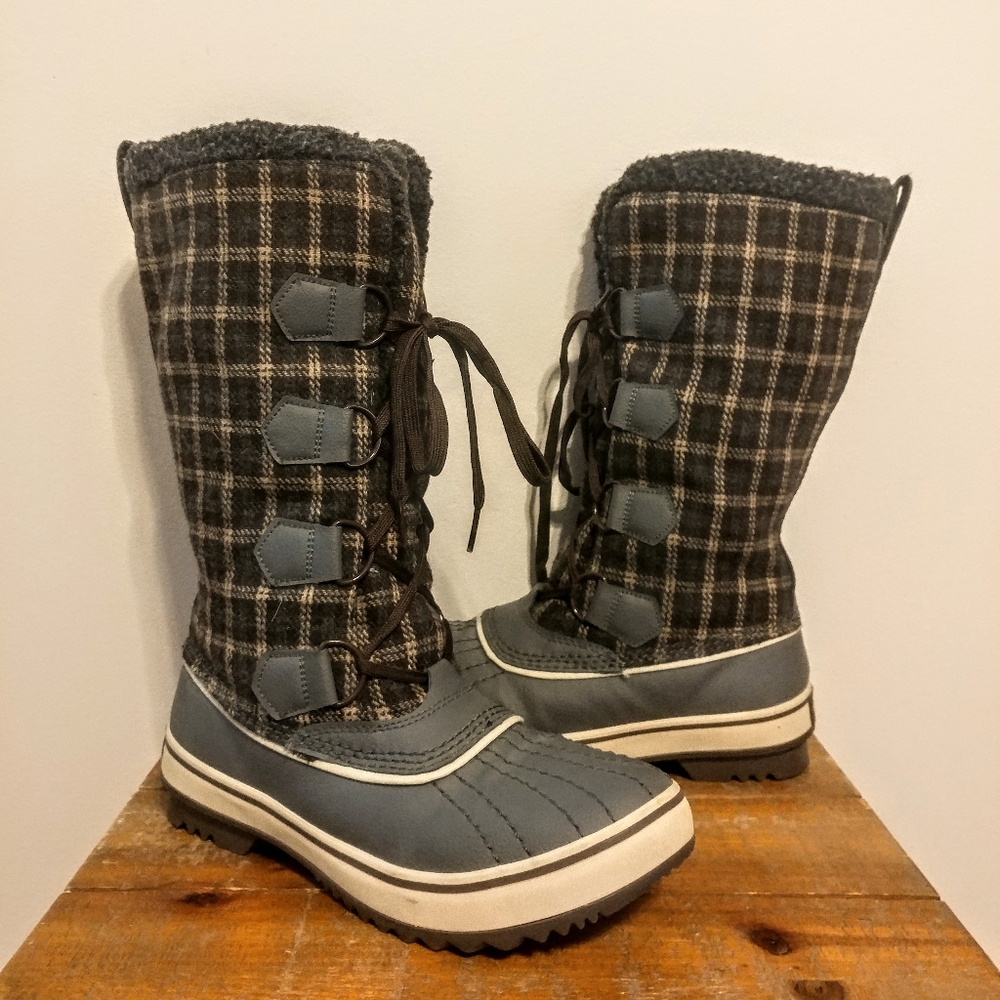 NWOT Sketchers Plaid Winter Boots